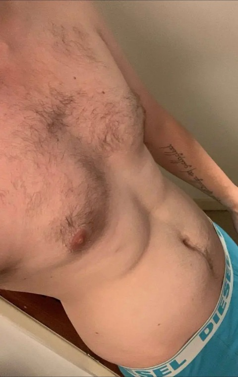 ahunter101 onlyfans leaked picture 2