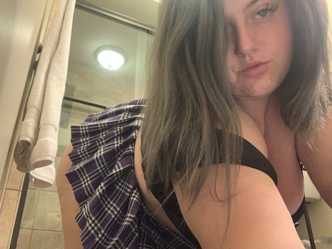 alexisrayne18 onlyfans leaked picture 1