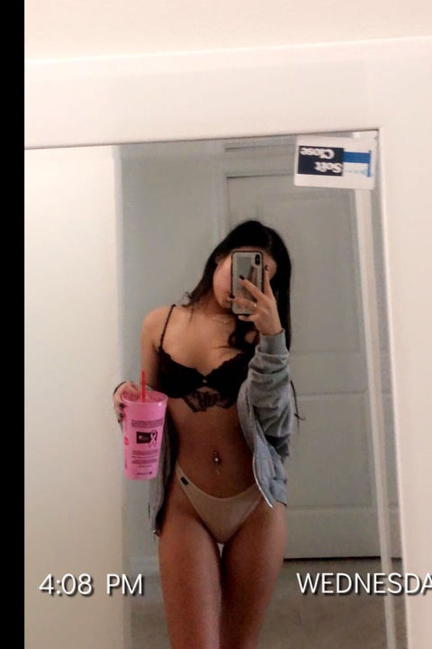 annieee.winn onlyfans leaked picture 1