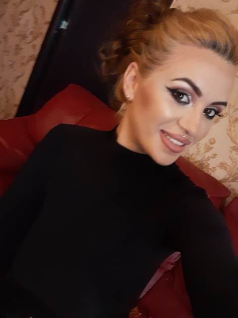 blonddaiana onlyfans leaked picture 2