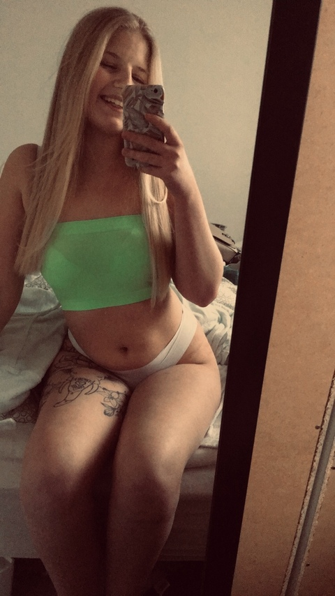 blondibebe onlyfans leaked picture 2