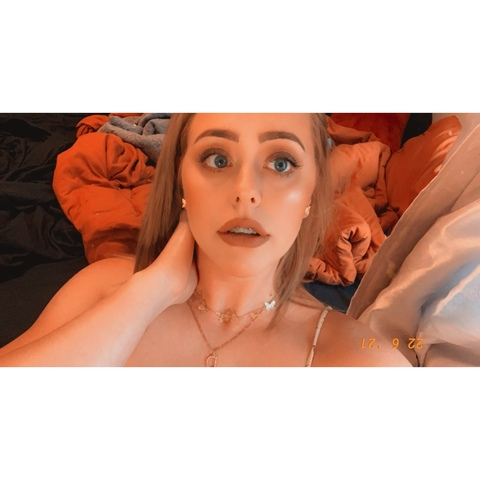 debsbabyy onlyfans leaked picture 1