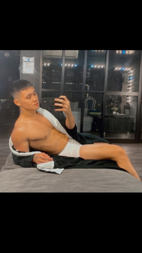ed_max onlyfans leaked picture 2