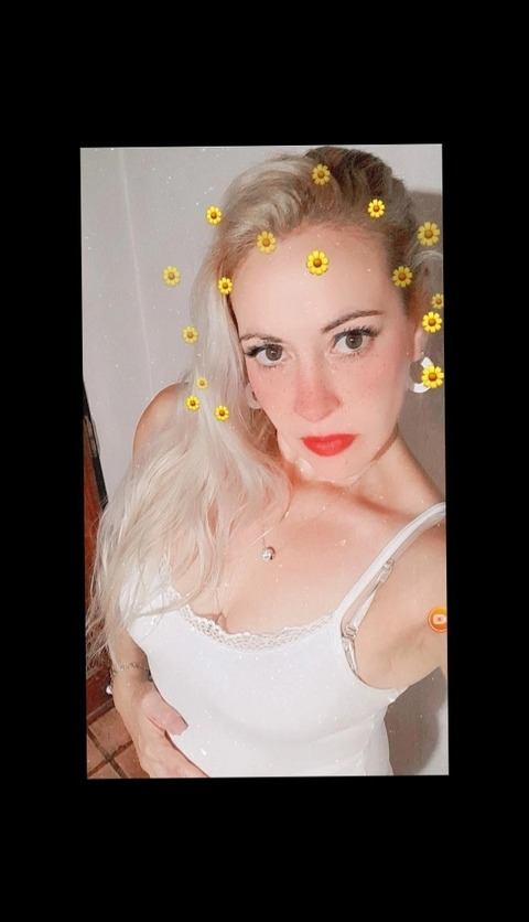 foxymom77 onlyfans leaked picture 1