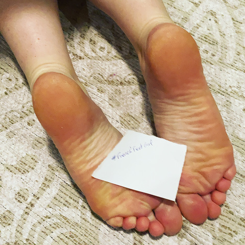 frenchfeetgirl onlyfans leaked picture 1