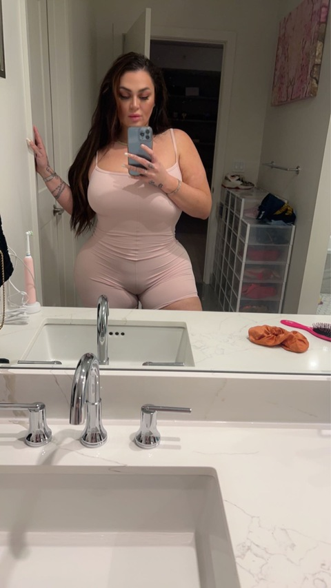 italiangoddess3 onlyfans leaked picture 1