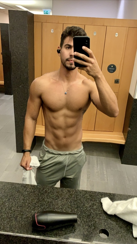 itsmebrendo onlyfans leaked picture 1