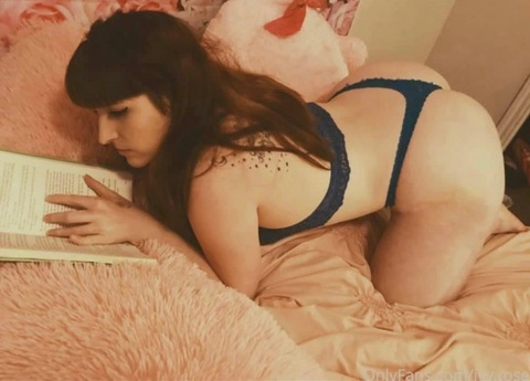 ivyrosehale onlyfans leaked picture 1