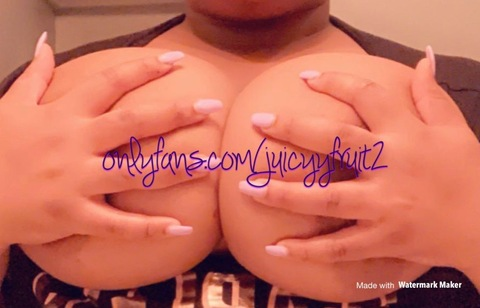 juicyyfruit2 onlyfans leaked picture 2