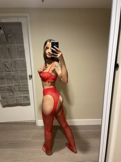 katiekayy16 onlyfans leaked picture 1