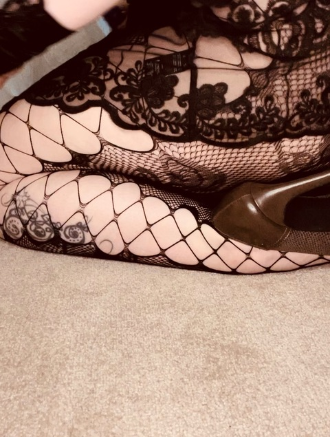 lady_barefeet_ink onlyfans leaked picture 2