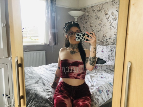 laura_x onlyfans leaked picture 1