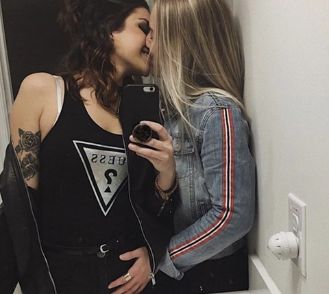lesbian_couple21 onlyfans leaked picture 1