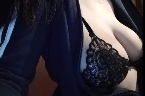 lucybella420 onlyfans leaked picture 2