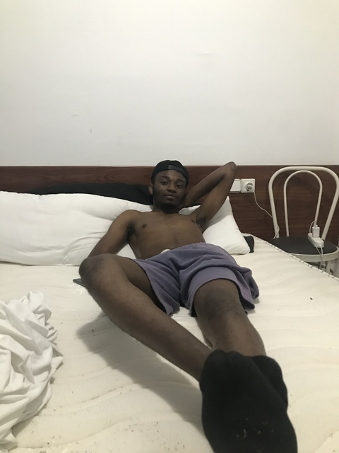 maammyy19 onlyfans leaked picture 2