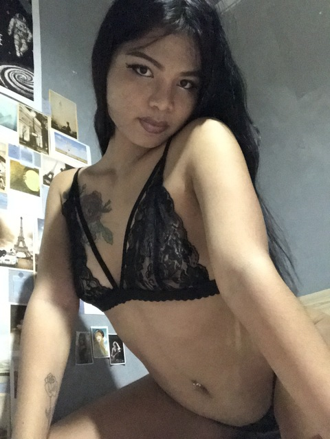 missmoe_thai onlyfans leaked picture 1