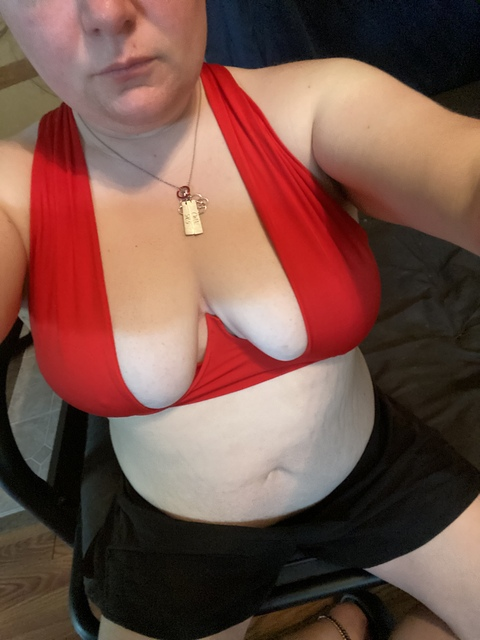 mrssweettoes392 onlyfans leaked picture 1