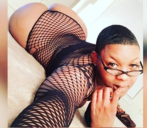 mzbooteeful onlyfans leaked picture 2
