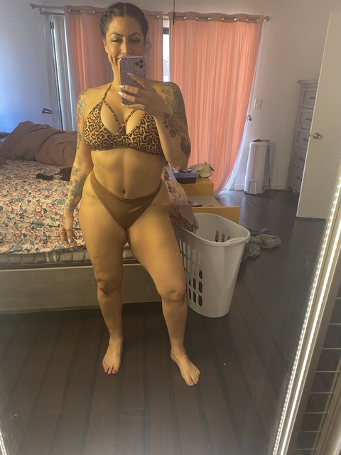 nadia705 onlyfans leaked picture 1