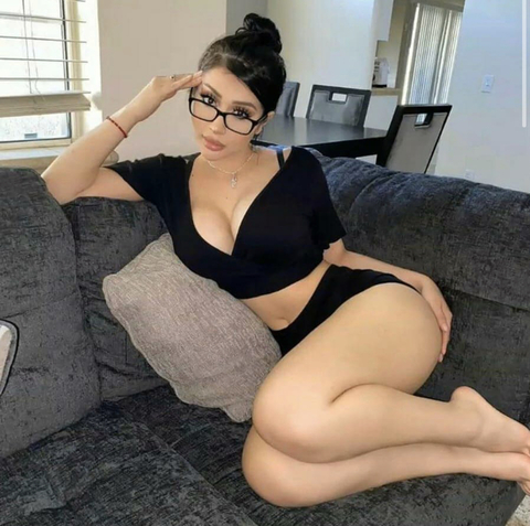 parisluv100 onlyfans leaked picture 1