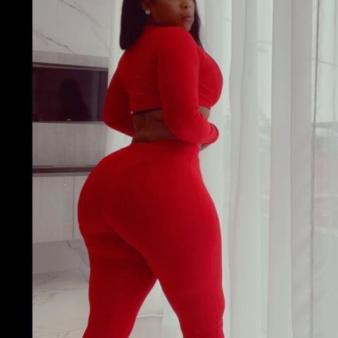 phatass_thickiana onlyfans leaked picture 1