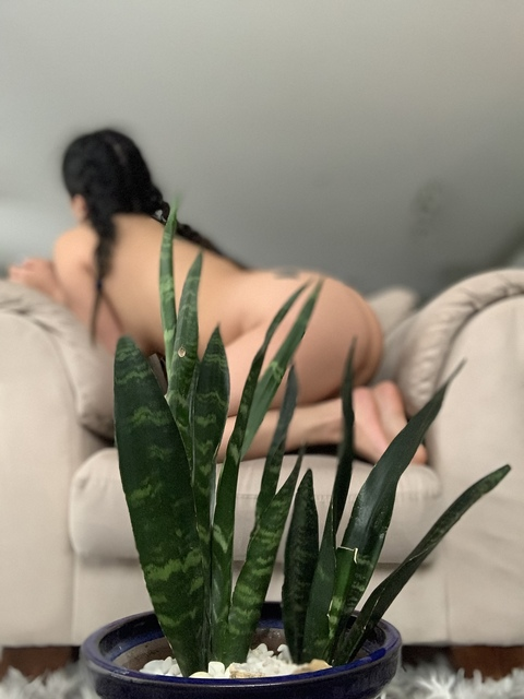 plantmommy onlyfans leaked picture 2