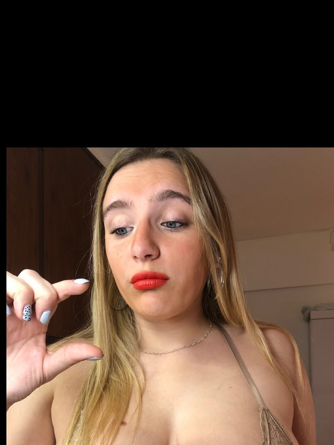 queengirl00 onlyfans leaked picture 1