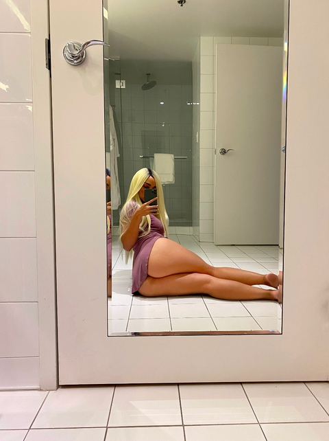 swwtpeach onlyfans leaked picture 1