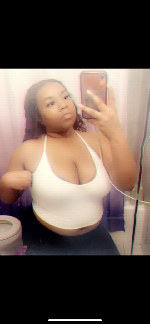 taystee22 onlyfans leaked picture 2