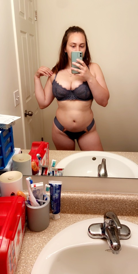 thiccbitch1999 onlyfans leaked picture 1
