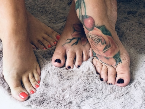 tiptoesisters onlyfans leaked picture 1