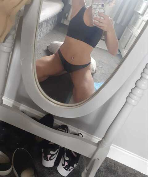 trish1992x onlyfans leaked picture 2