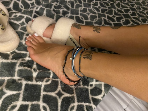two_sweet_feet onlyfans leaked picture 1