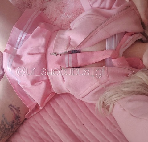 ur_succubus_gf onlyfans leaked picture 1