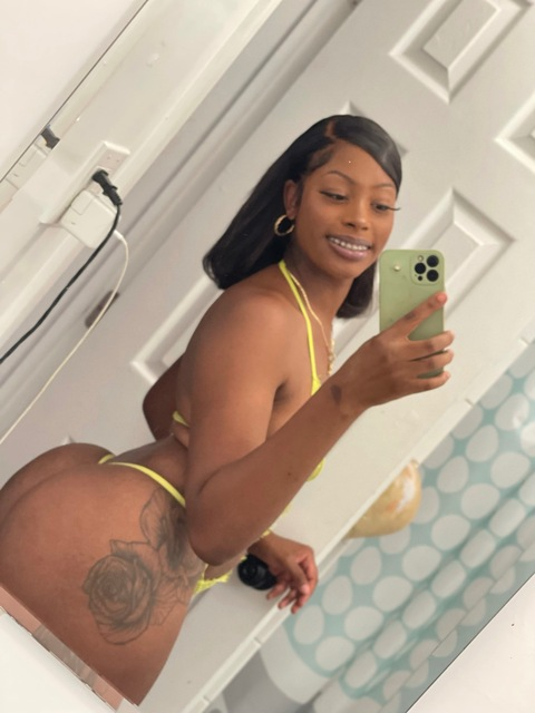 vonnabrazy onlyfans leaked picture 1