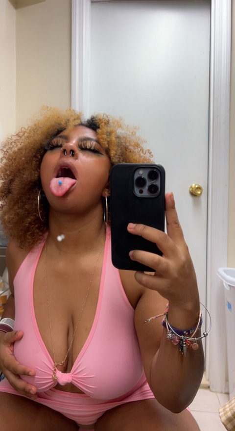 x_caramelblondie onlyfans leaked picture 2